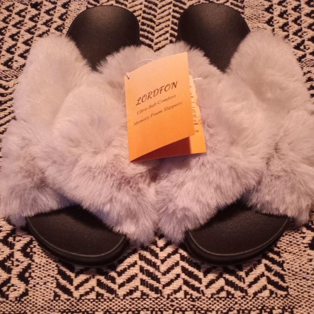 Fuzzy Womans House Shoes Slippers Faux Fur Slip On Indoor Slide Sandals
